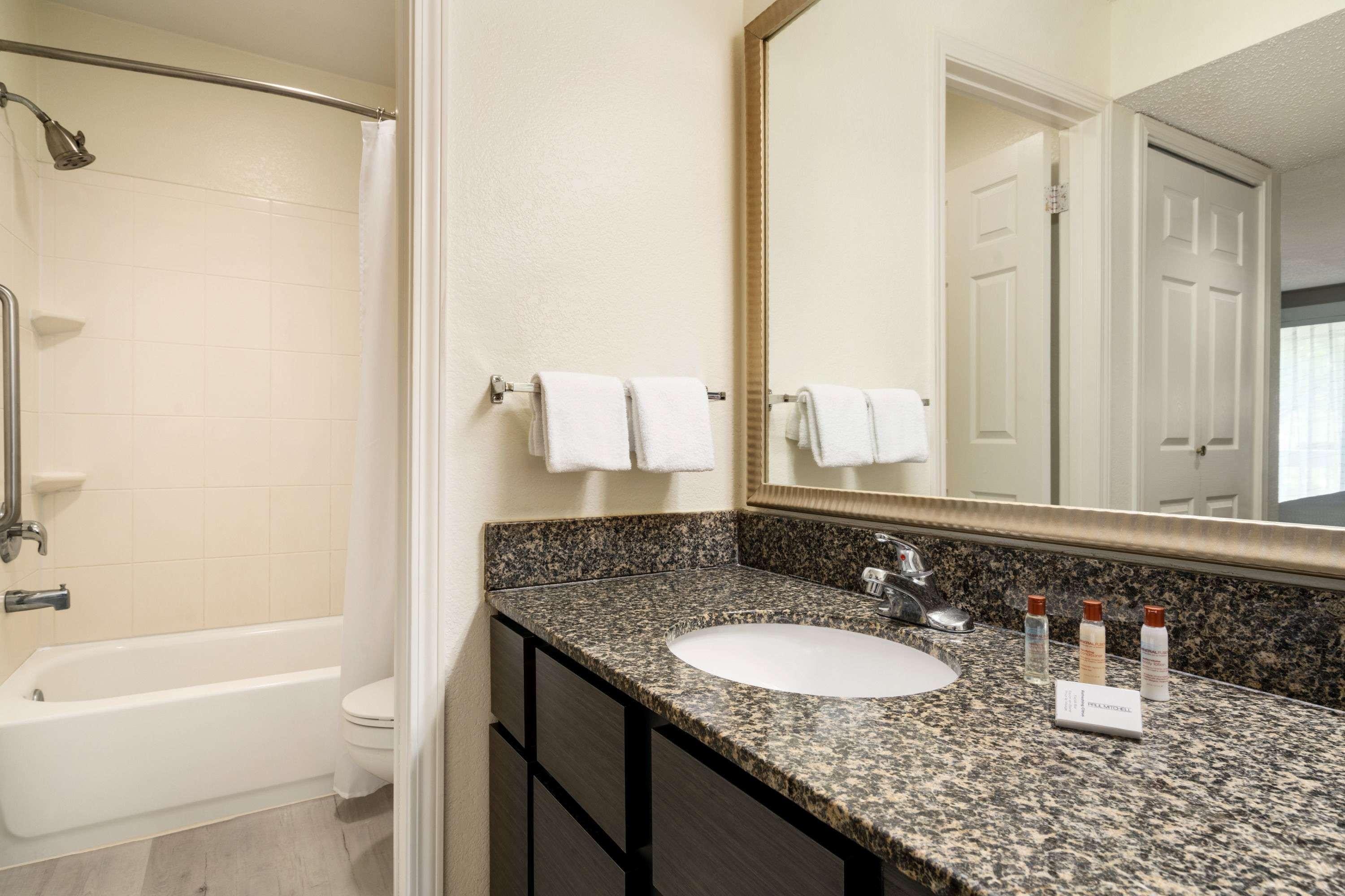 Hawthorn Suites By Wyndham Tinton Falls Extérieur photo